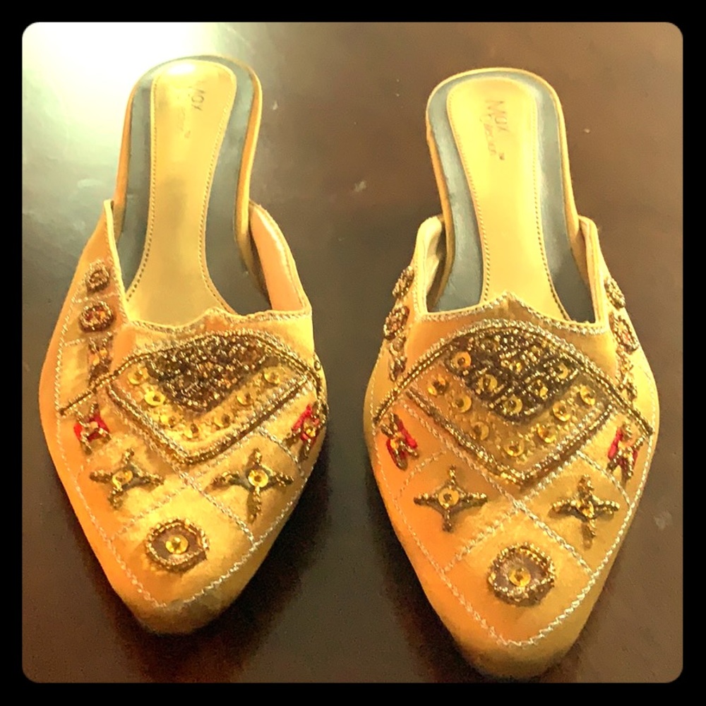 Gold shoes